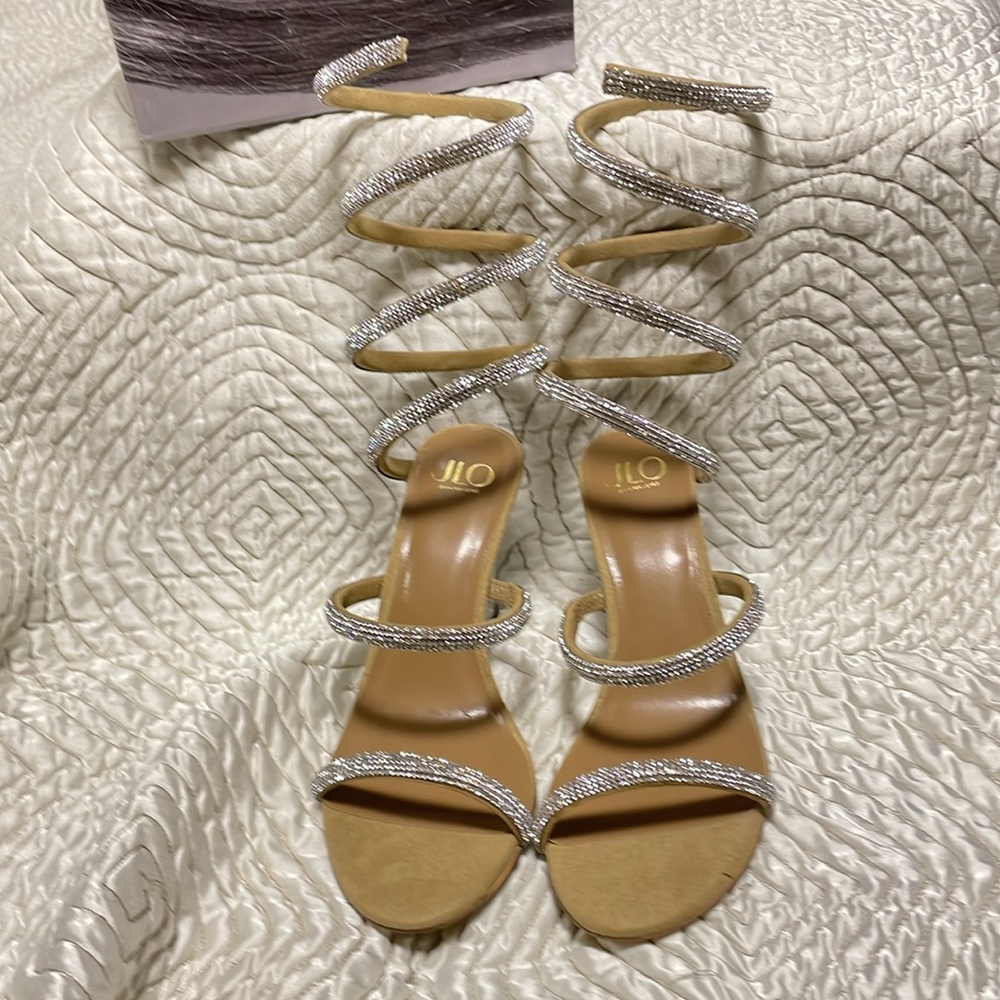 Jennifer Lopez spiral rhinestone. size 9.  Diamond studded spirals. NWT & box.